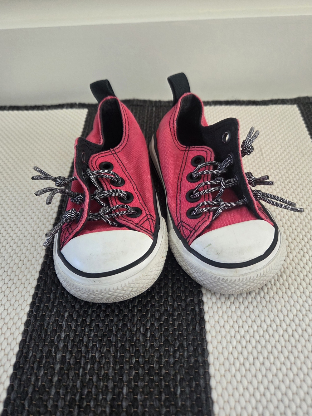 Converse All Star Toddler Size 5 Red Sneakers
